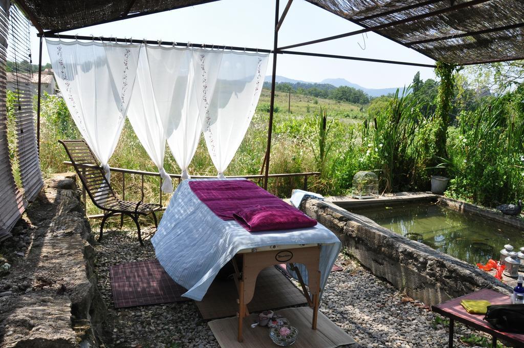 Bed and Breakfast Le Mas En Provence Entrechaux Екстер'єр фото